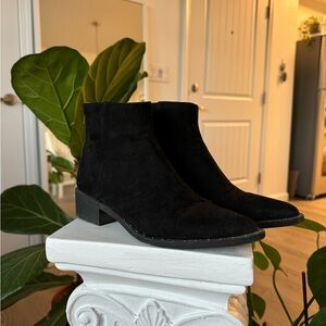 Short Heeled Pointed Boots